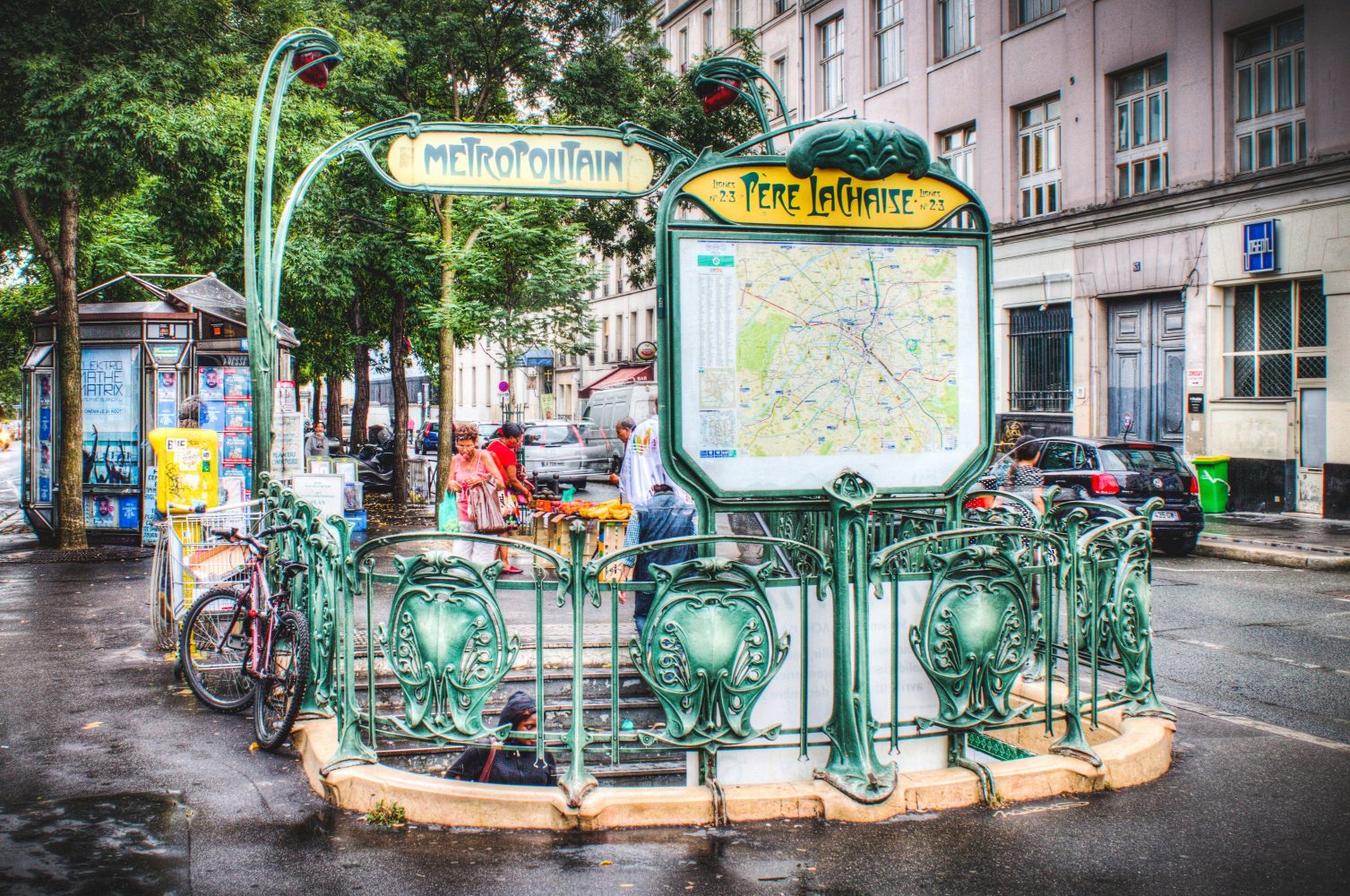 Père Lachaise Metro